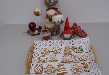 Seniorzy w bibliotece