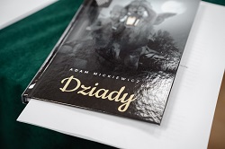 Narodowe Czytanie w Krużlowej Niżnej. „Dziady” połączyły pokolenia